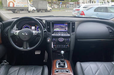 Хэтчбек Infiniti FX 37 2013 в 