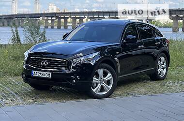 Внедорожник / Кроссовер Infiniti FX 37 2011 в 