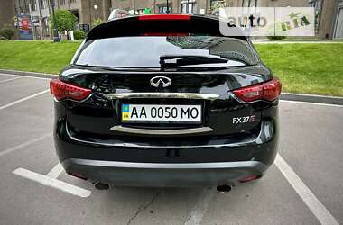 Внедорожник / Кроссовер Infiniti FX 37 2011 в 