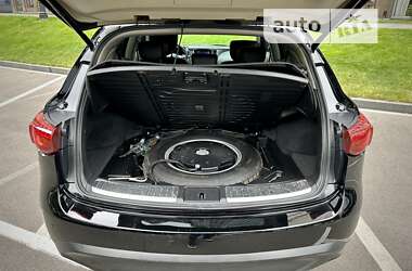 Внедорожник / Кроссовер Infiniti FX 37 2011 в 