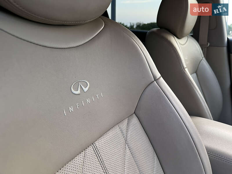Позашляховик / Кросовер Infiniti FX 37 2012 в Львові