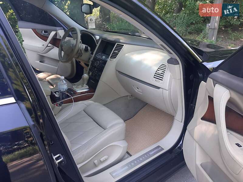 Позашляховик / Кросовер Infiniti FX 37 2010 в Полтаві