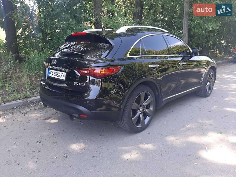 Позашляховик / Кросовер Infiniti FX 37 2010 в Полтаві