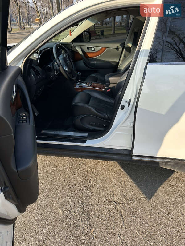 Внедорожник / Кроссовер Infiniti FX 37 2011 в Киеве