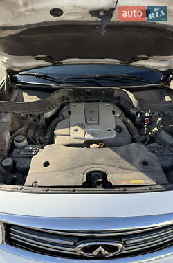 Внедорожник / Кроссовер Infiniti FX 37 2012 в 