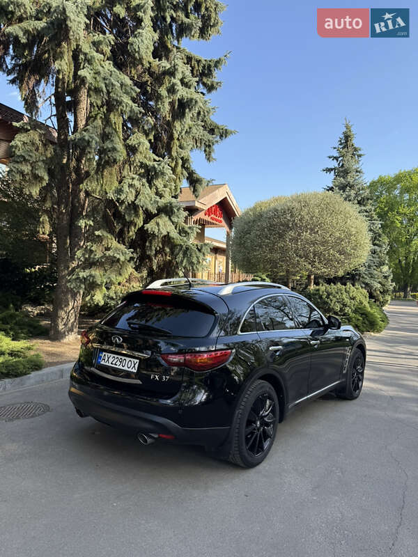 Внедорожник / Кроссовер Infiniti FX 37 2011 в Полтаве
