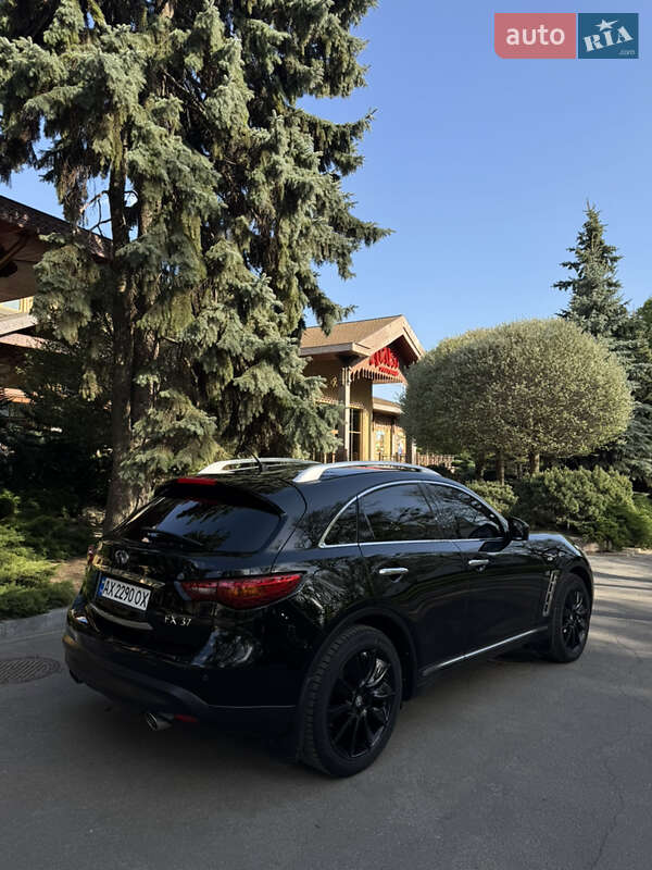 Внедорожник / Кроссовер Infiniti FX 37 2011 в Полтаве