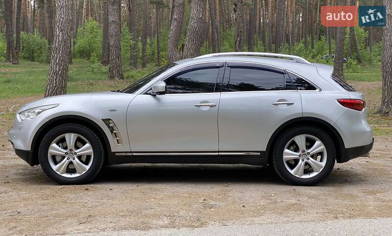 Позашляховик / Кросовер Infiniti FX 37 2010 в Житомирі