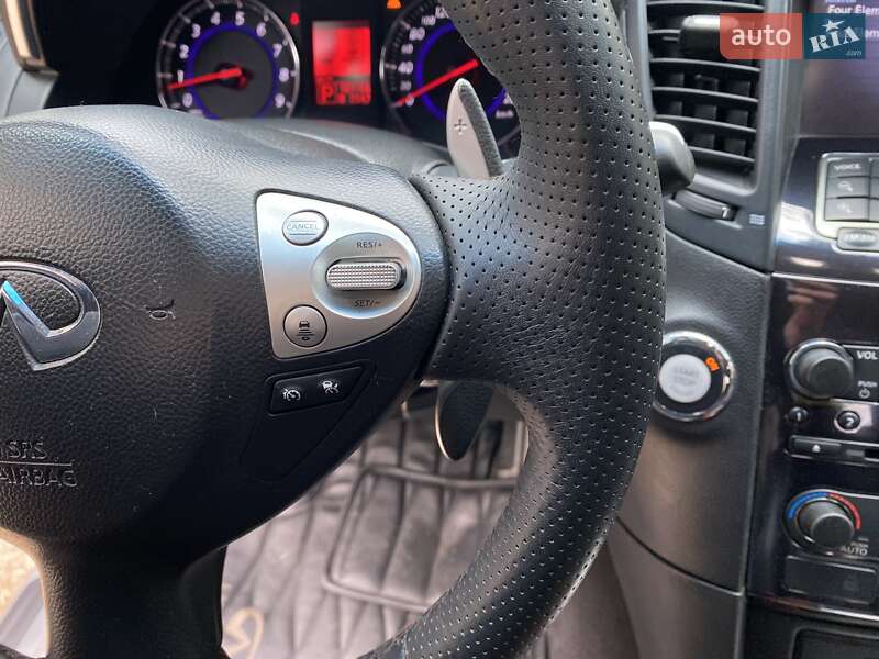 Позашляховик / Кросовер Infiniti FX 37 2010 в Житомирі