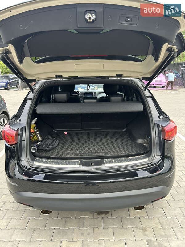 Позашляховик / Кросовер Infiniti FX 37 2011 в Києві