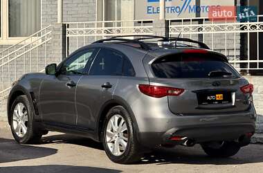 Внедорожник / Кроссовер Infiniti FX 37 2013 в 