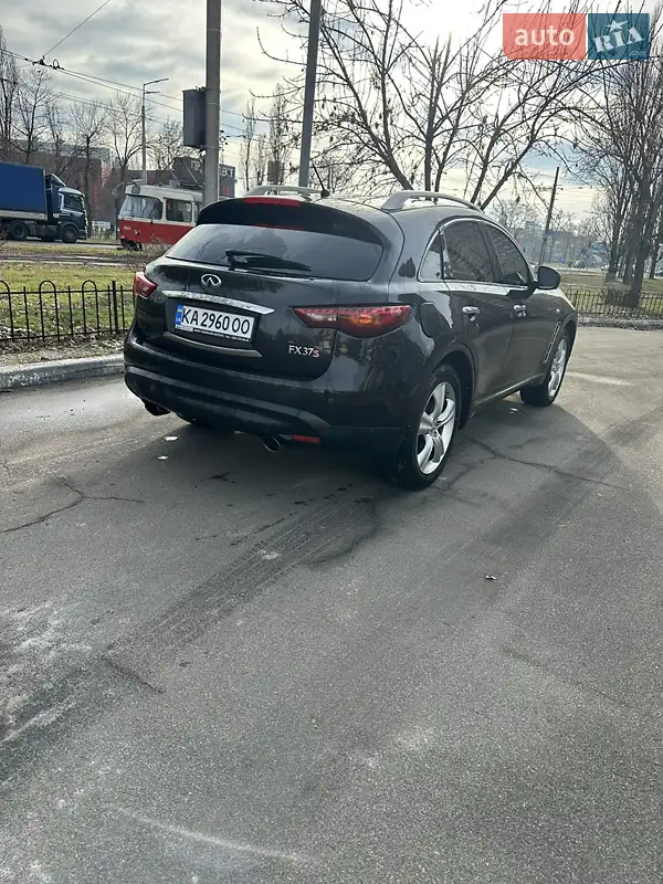 Infiniti FX 37 2011