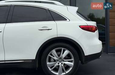 Внедорожник / Кроссовер Infiniti FX 37 2013 в 