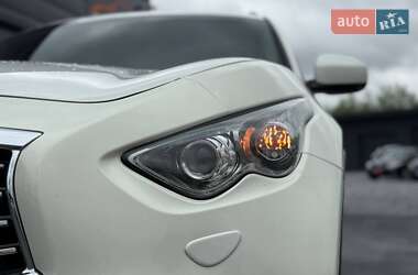 Внедорожник / Кроссовер Infiniti FX 37 2013 в 