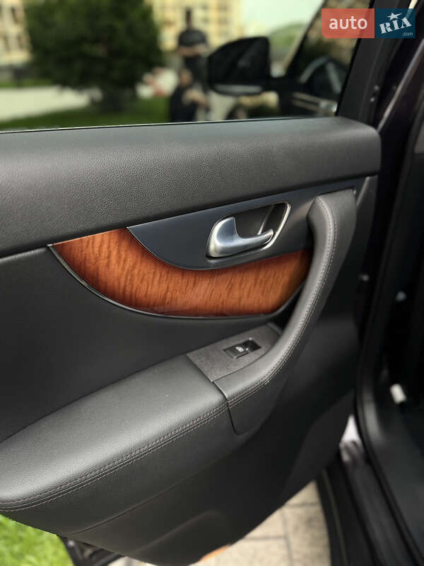 Позашляховик / Кросовер Infiniti FX 37 2010 в Києві