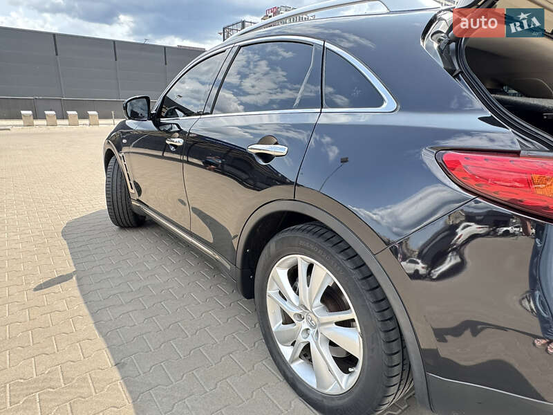 Позашляховик / Кросовер Infiniti FX 37 2012 в Києві