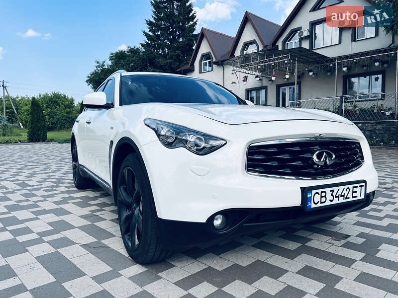 Infiniti FX 37 2011