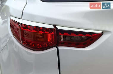 Внедорожник / Кроссовер Infiniti FX 37 2013 в 