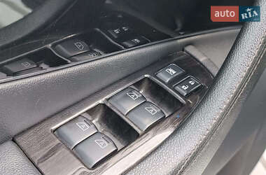 Внедорожник / Кроссовер Infiniti FX 37 2013 в 