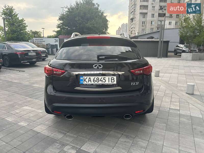 Позашляховик / Кросовер Infiniti FX 37 2011 в Києві