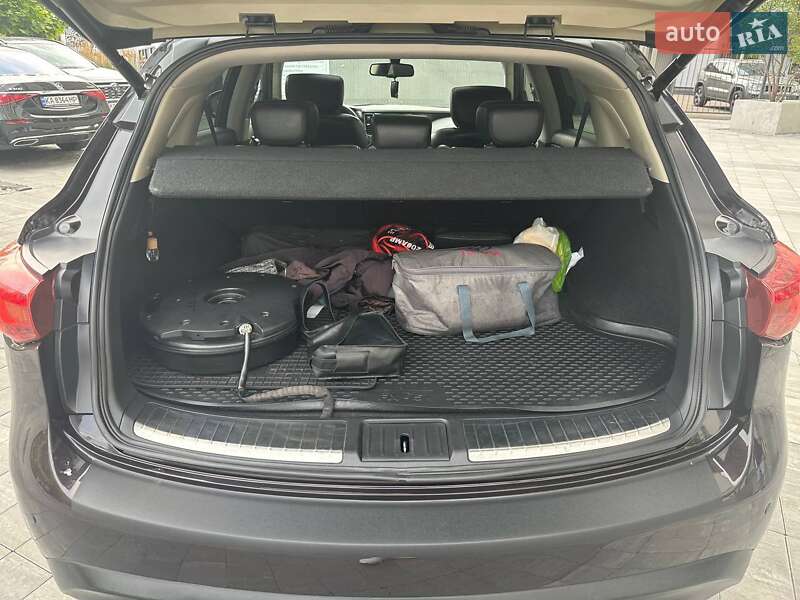 Позашляховик / Кросовер Infiniti FX 37 2011 в Києві