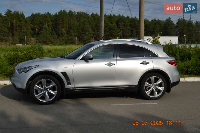 Внедорожник / Кроссовер Infiniti FX 37 2010 в Киеве