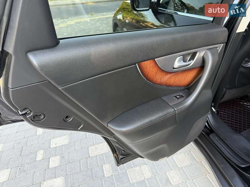 Внедорожник / Кроссовер Infiniti FX 37 2012 в Одессе