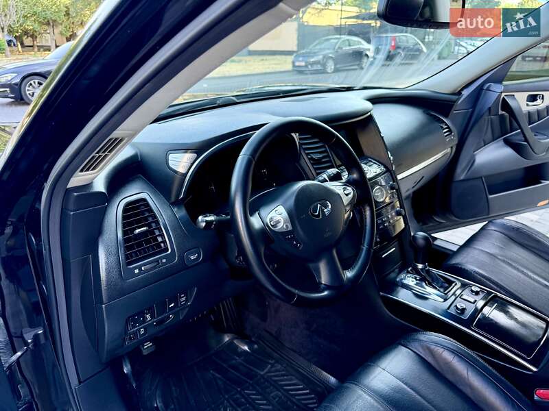 Внедорожник / Кроссовер Infiniti FX 37 2012 в Одессе