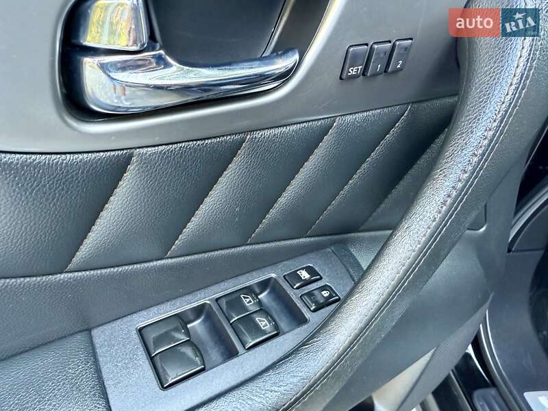 Внедорожник / Кроссовер Infiniti FX 37 2012 в Одессе