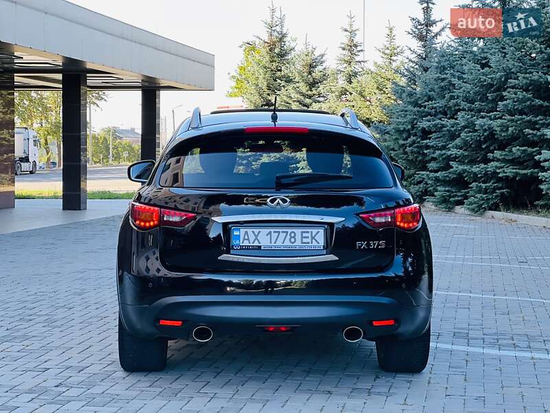 Внедорожник / Кроссовер Infiniti FX 37 2011 в Харькове