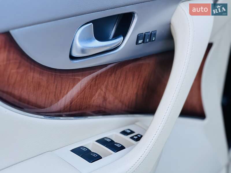 Внедорожник / Кроссовер Infiniti FX 37 2011 в Харькове