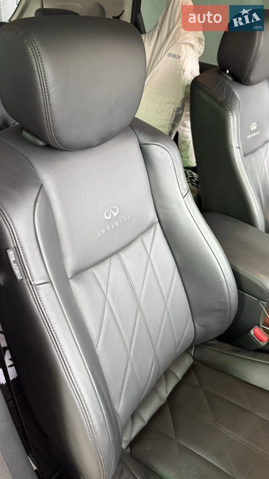 2010 Infiniti FX - мініатюра 16