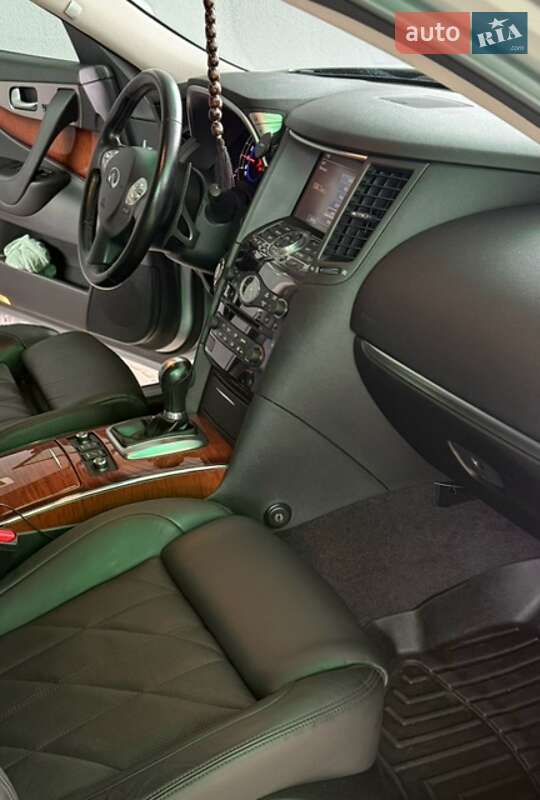 Внедорожник / Кроссовер Infiniti FX 37 2010 в Черкассах