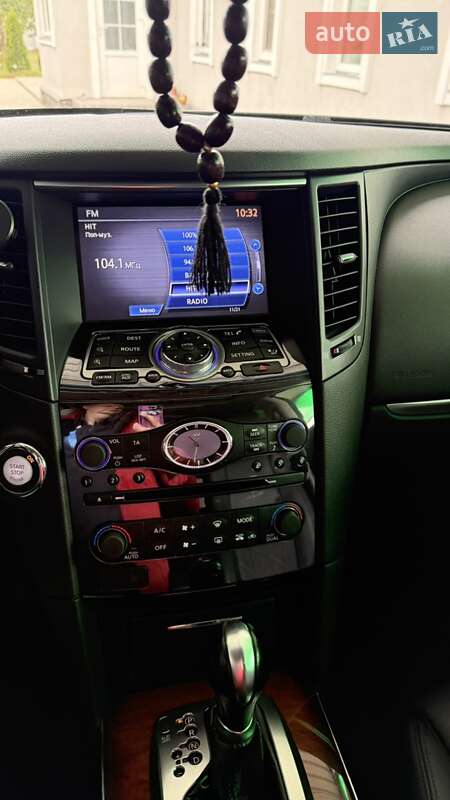 Внедорожник / Кроссовер Infiniti FX 37 2010 в Черкассах