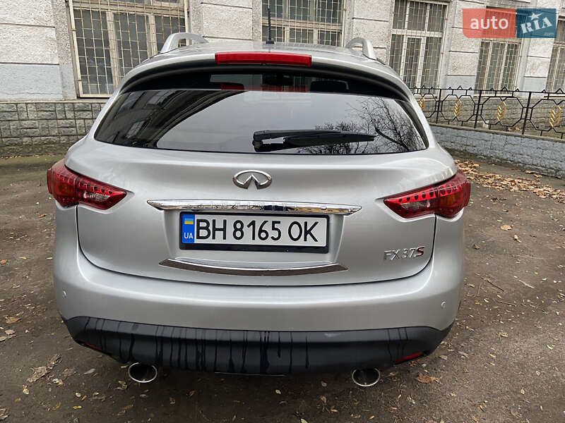 Позашляховик / Кросовер Infiniti FX 37 2010 в Одесі