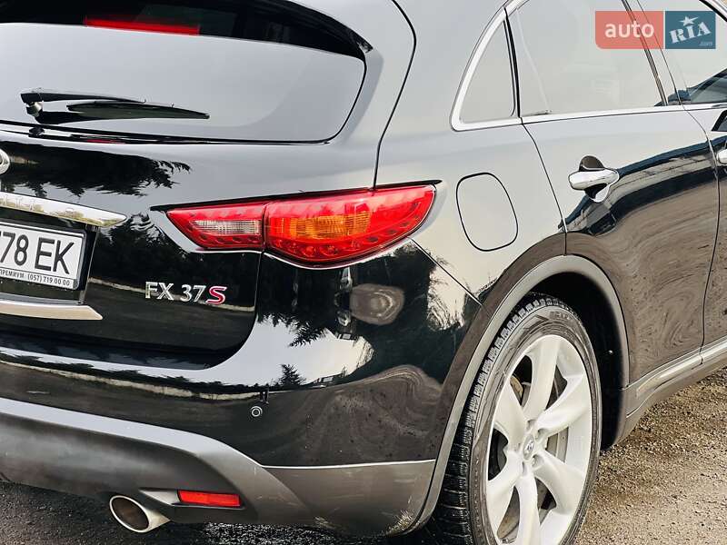 Позашляховик / Кросовер Infiniti FX 37 2011 в Харкові