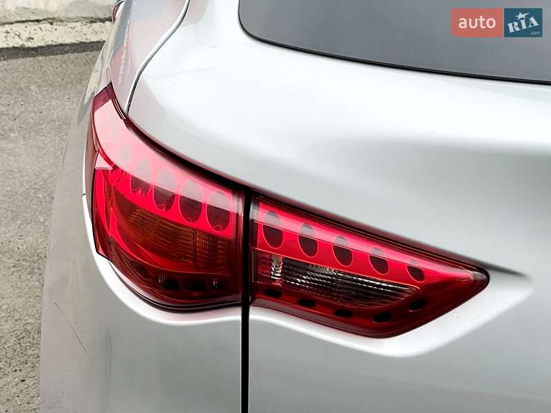 Внедорожник / Кроссовер Infiniti FX 37 2012 в Киеве
