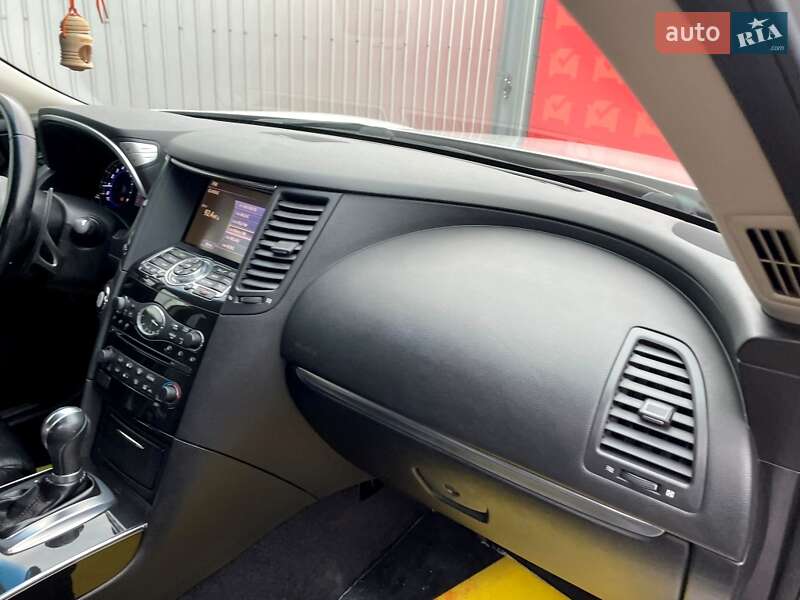 Внедорожник / Кроссовер Infiniti FX 37 2012 в Киеве