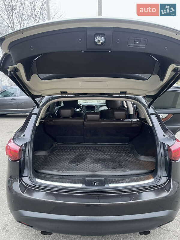 Позашляховик / Кросовер Infiniti FX 37 2011 в Чернігові
