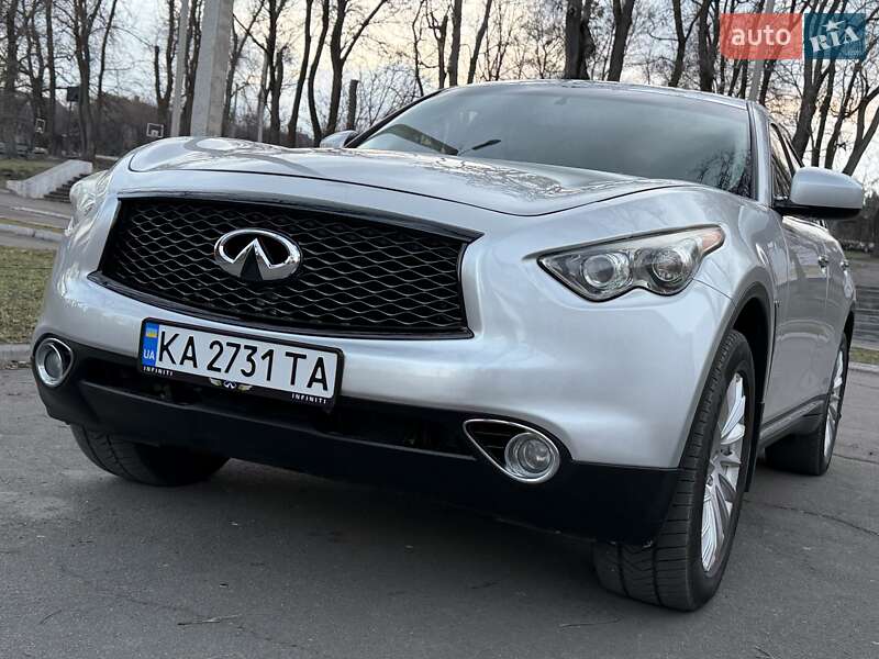 Внедорожник / Кроссовер Infiniti FX 37 2013 в Каменском