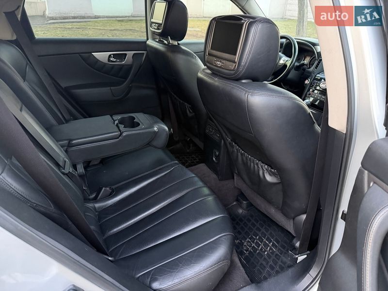 Внедорожник / Кроссовер Infiniti FX 37 2013 в Каменском