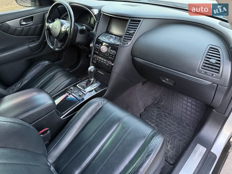 Внедорожник / Кроссовер Infiniti FX 37 2013 в Каменском