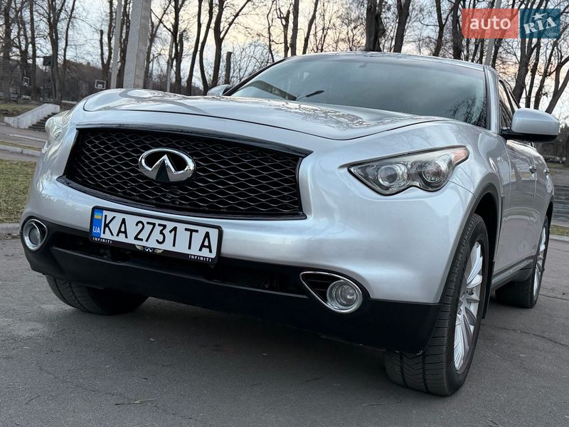 Внедорожник / Кроссовер Infiniti FX 37 2013 в Каменском
