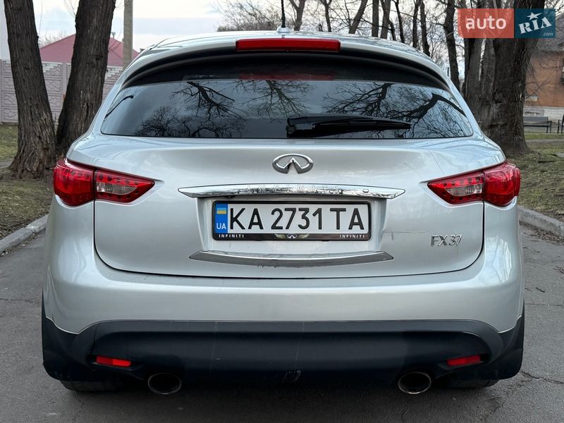 Внедорожник / Кроссовер Infiniti FX 37 2013 в Каменском