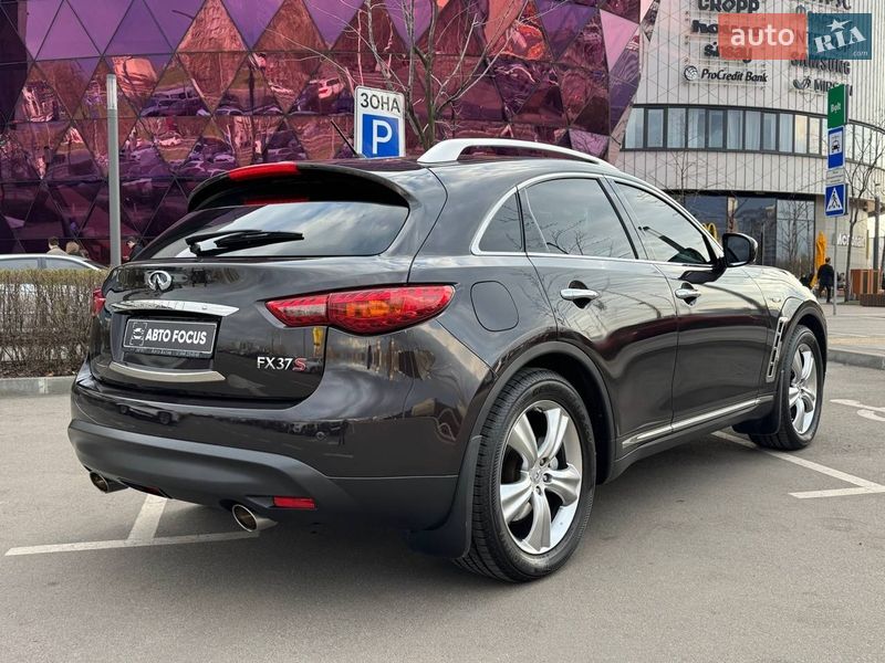 Внедорожник / Кроссовер Infiniti FX 37 2010 в Киеве