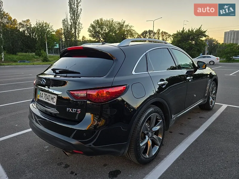 Infiniti FX 37 2011