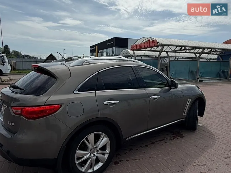 Infiniti FX 37 2012