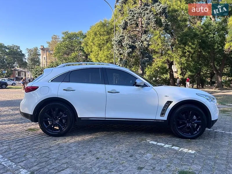 Infiniti FX 37 2012