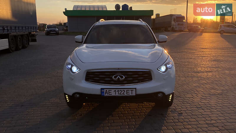 Внедорожник / Кроссовер Infiniti FX 50 2010 в Новомосковске