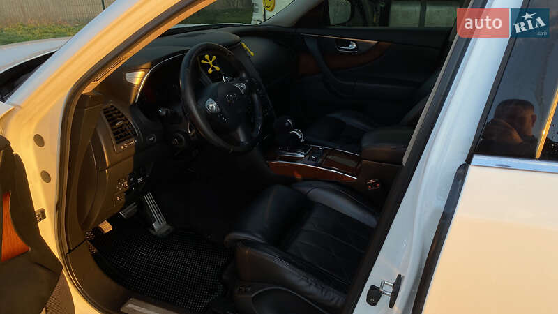 Внедорожник / Кроссовер Infiniti FX 50 2010 в Новомосковске
